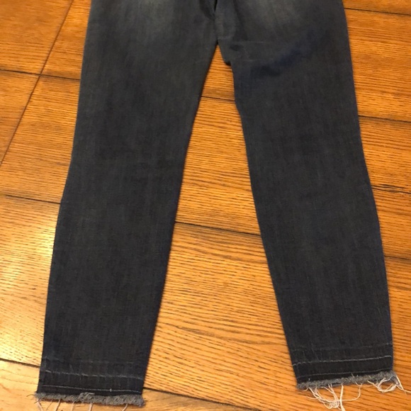 1822 Frayed Straight Leg Stretch Size 6 Jeans 5 pocket Casual Date Night Game - Picture 10 of 16